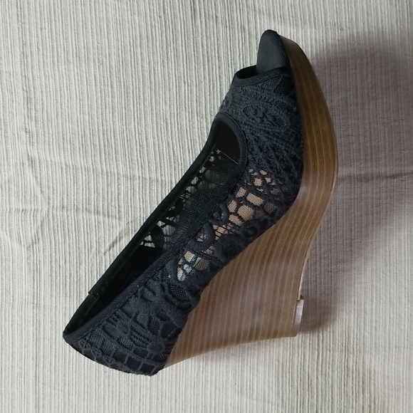 American eagle 5 1/2 heels - Picture 2 of 7